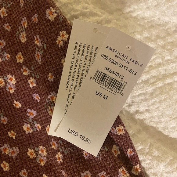 American Eagle Crop Top - Picture 2 of 2